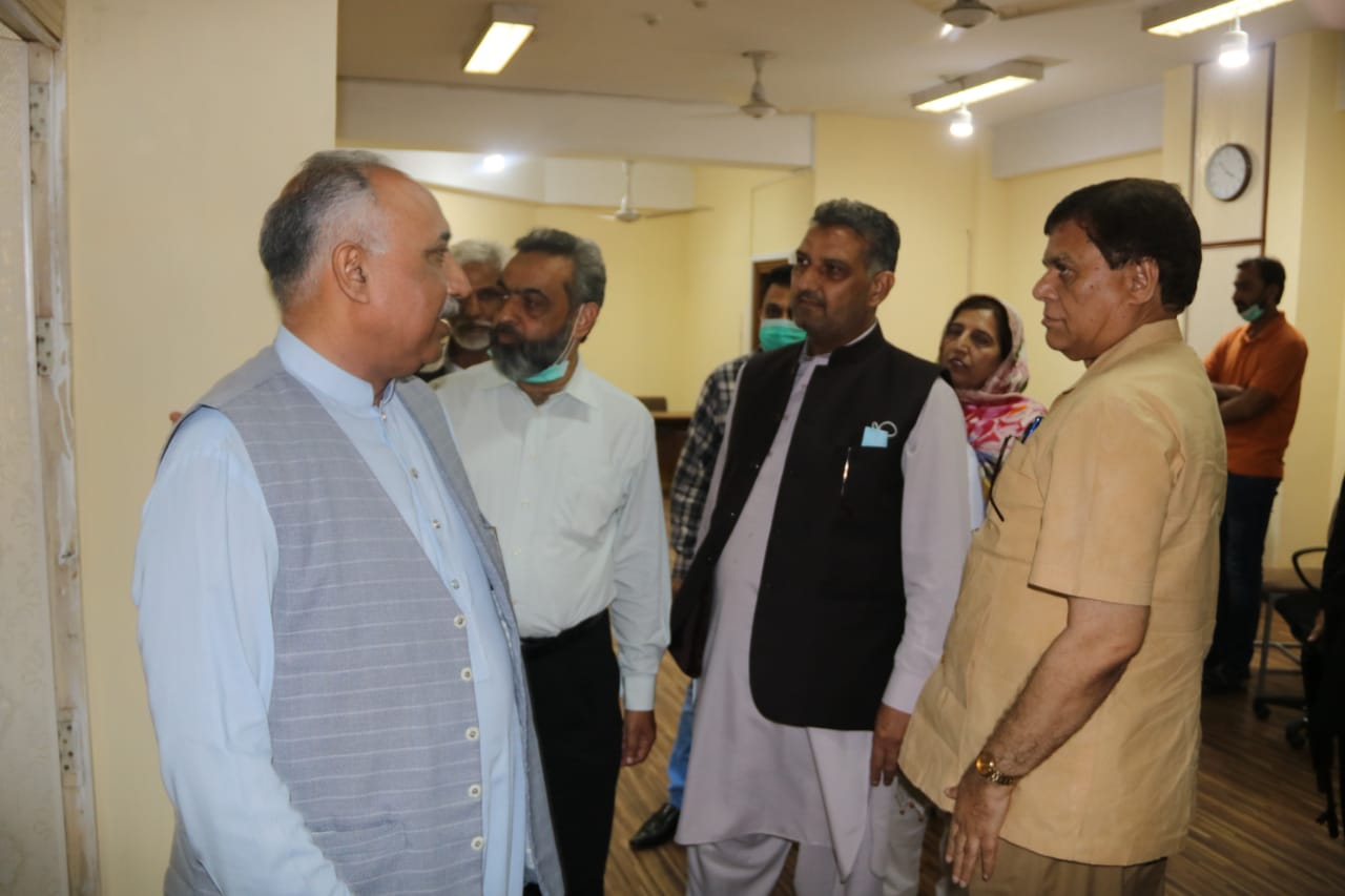 Chairmen in BISEs Punjab visiting Facilitation Center at BISE Lahore
